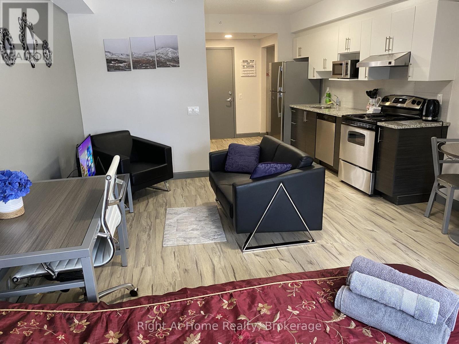 #1710 258A SUNVIEW STREET - 11