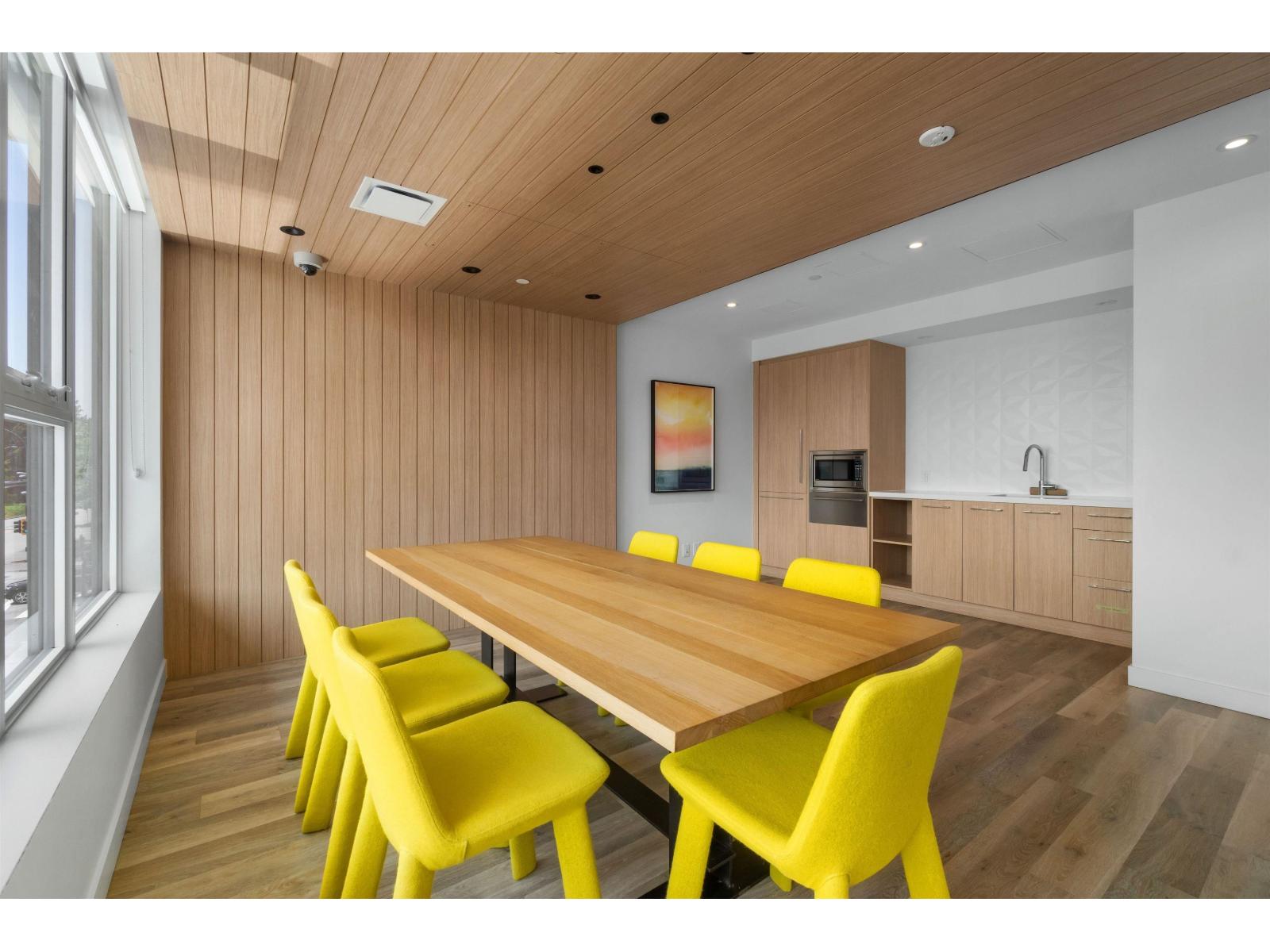 3803 13615 FRASER HIGHWAY