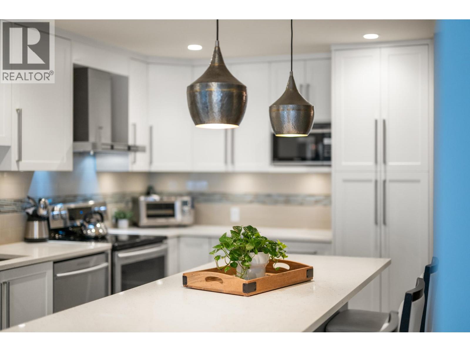 208A 1220 QUAYSIDE Drive - photo 2