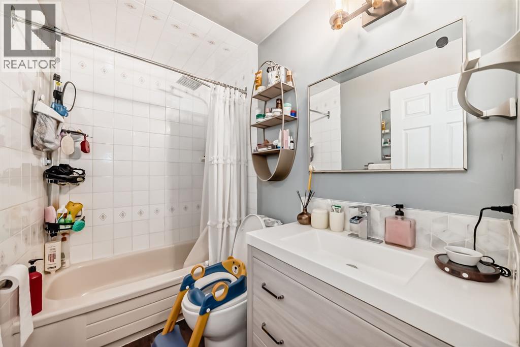 Single Family House Bungalow for Sale in  Huntstrom Drive NE Huntington Hills Calgary 