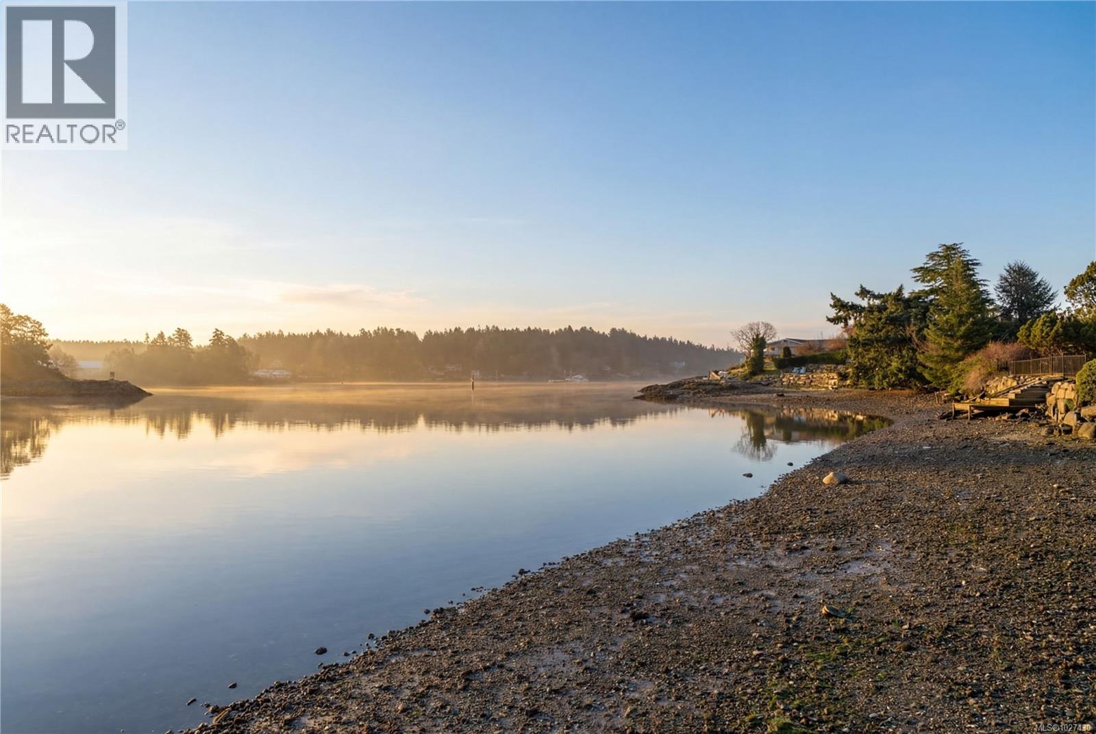  10680 Blue Heron Road, North Saanich