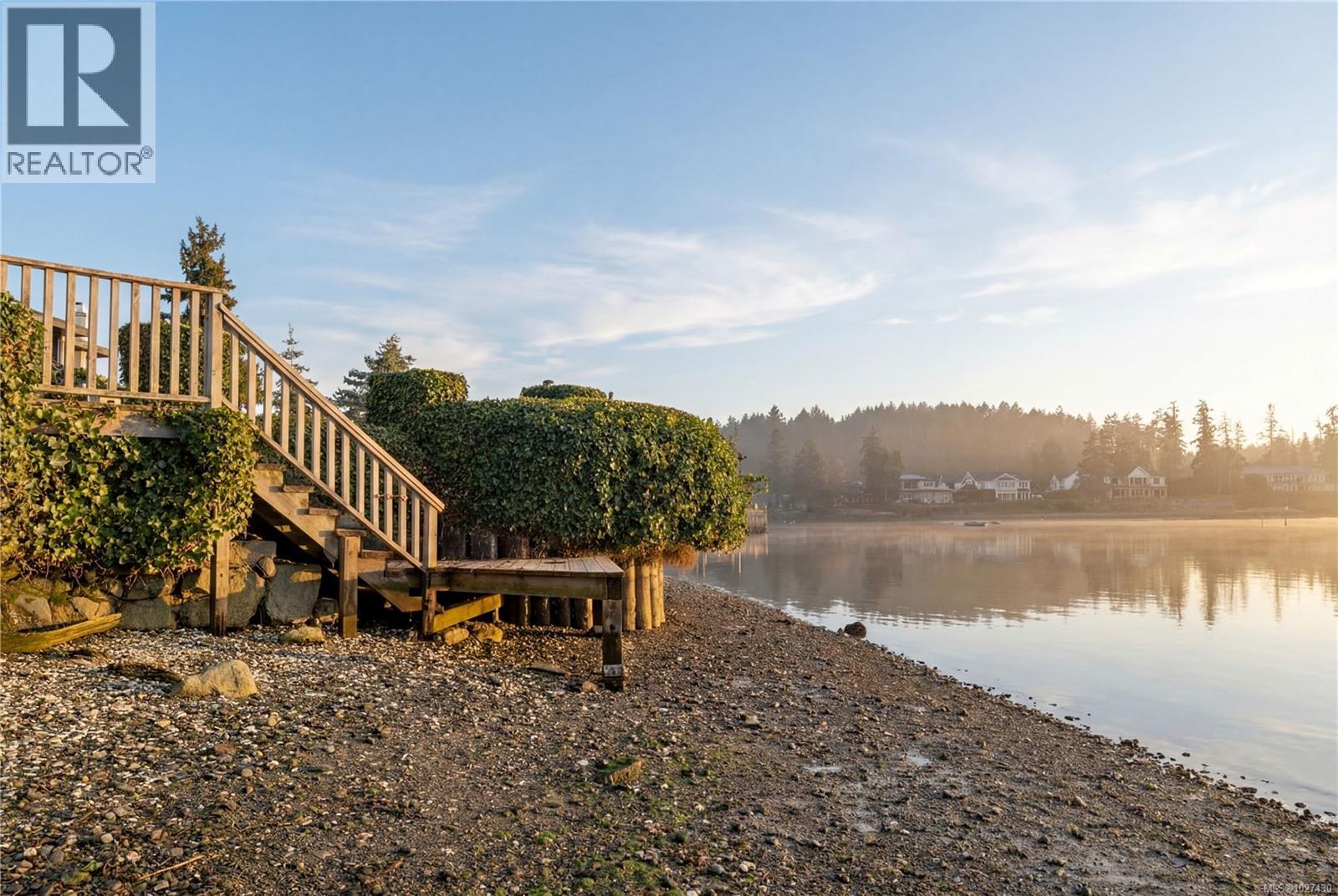  10680 Blue Heron Road, North Saanich