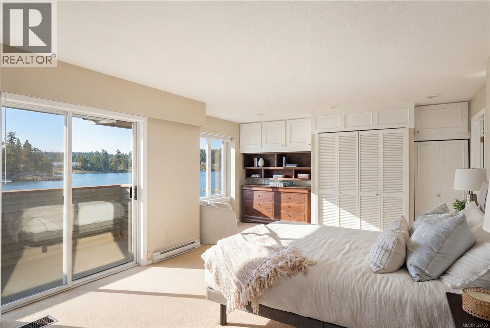  10680 Blue Heron Road, North Saanich