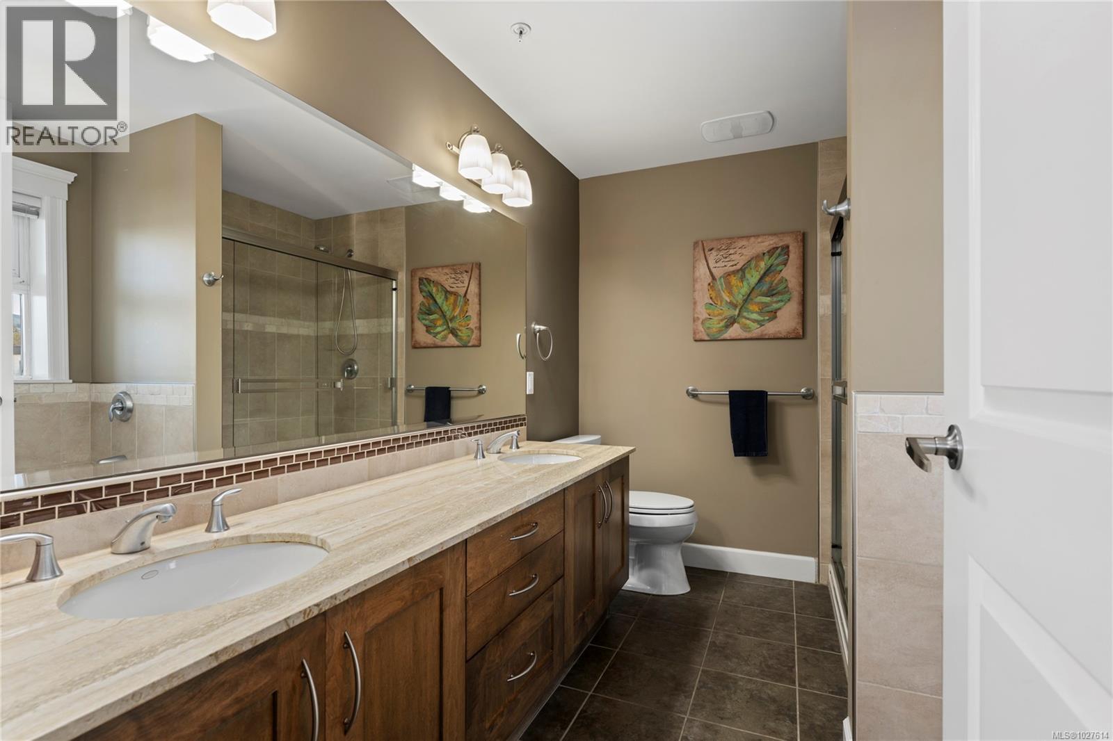 401 225 Rosehill St, Nanaimo