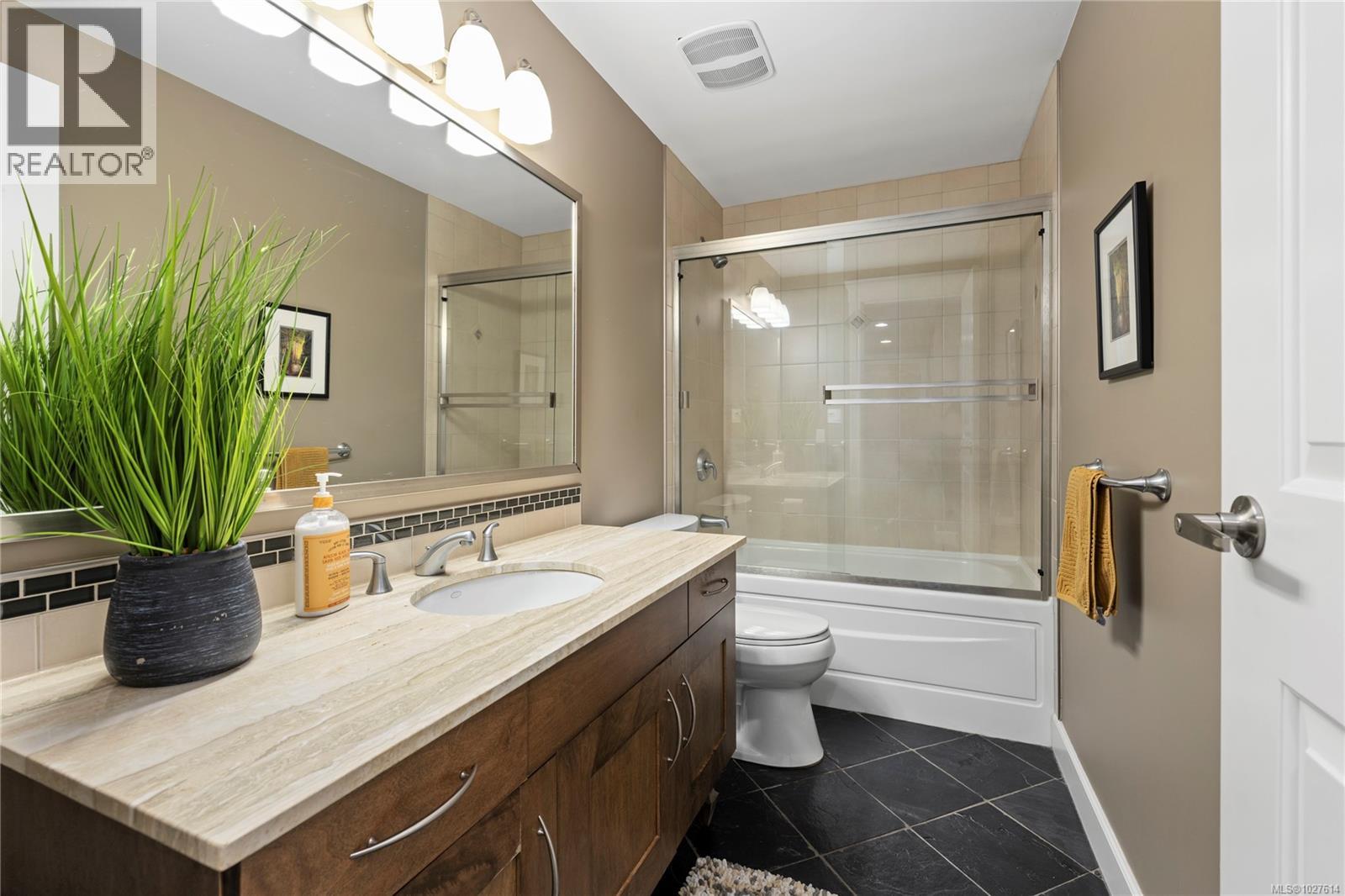 401 225 Rosehill St, Nanaimo