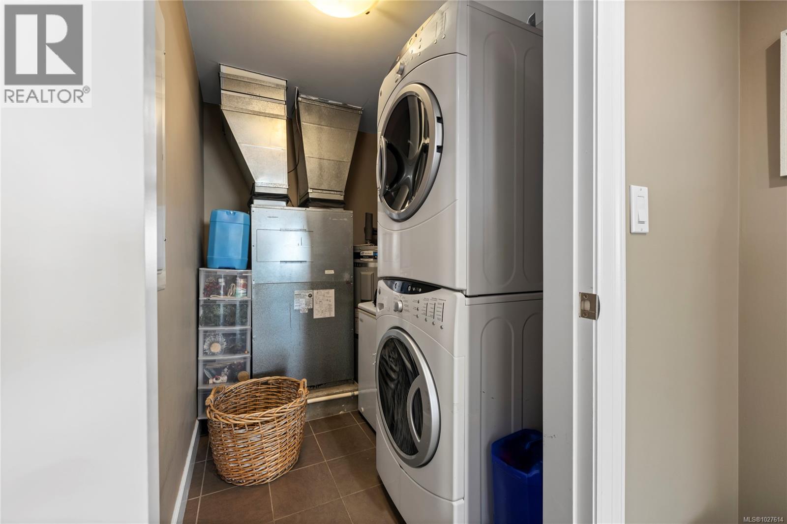 401 225 Rosehill St, Nanaimo