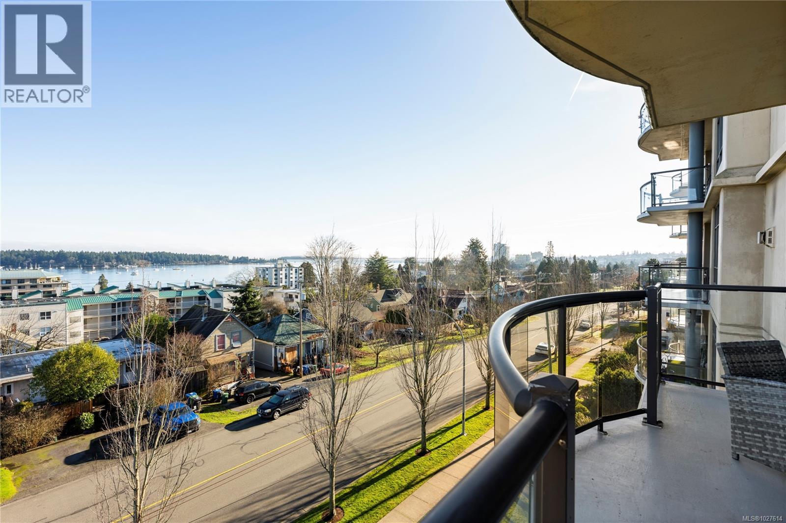 401 225 Rosehill St, Nanaimo