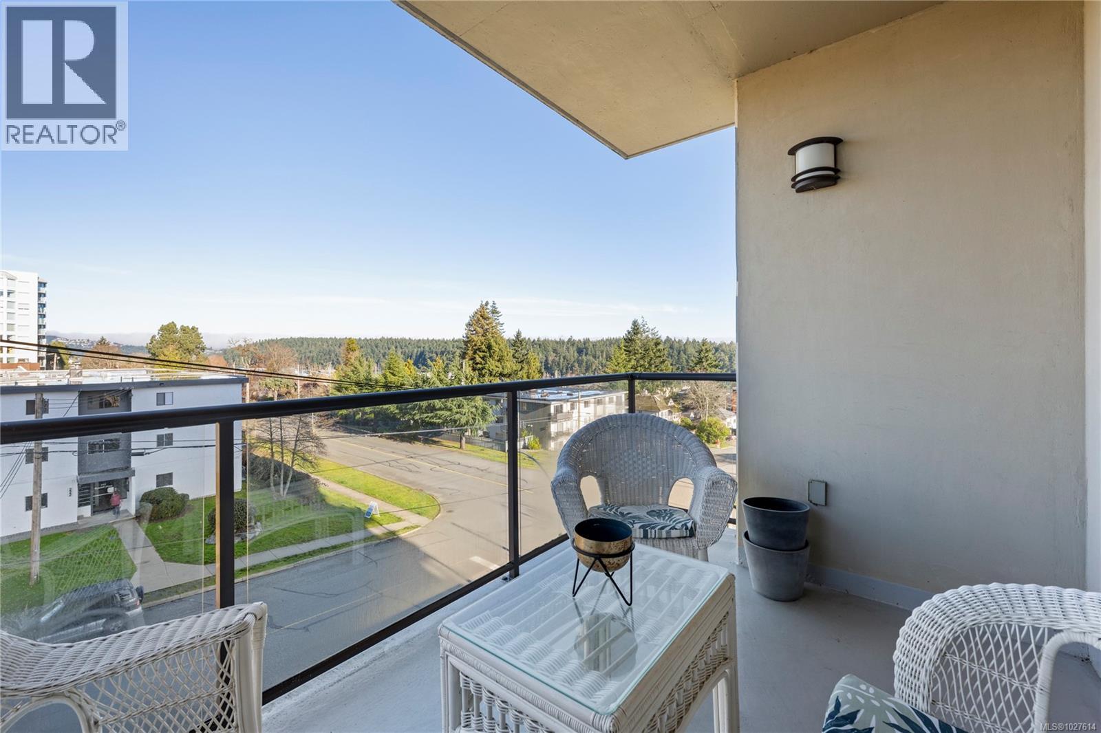 401 225 Rosehill St, Nanaimo