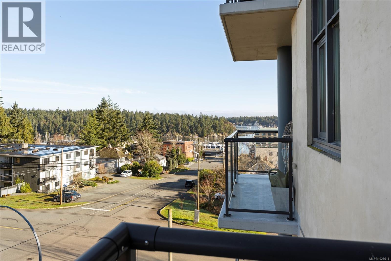 401 225 Rosehill St, Nanaimo