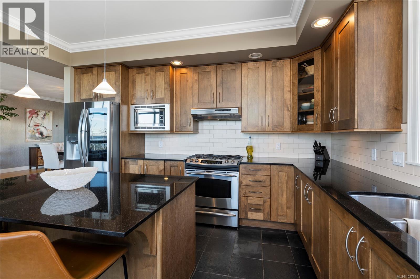 401 225 Rosehill St, Nanaimo