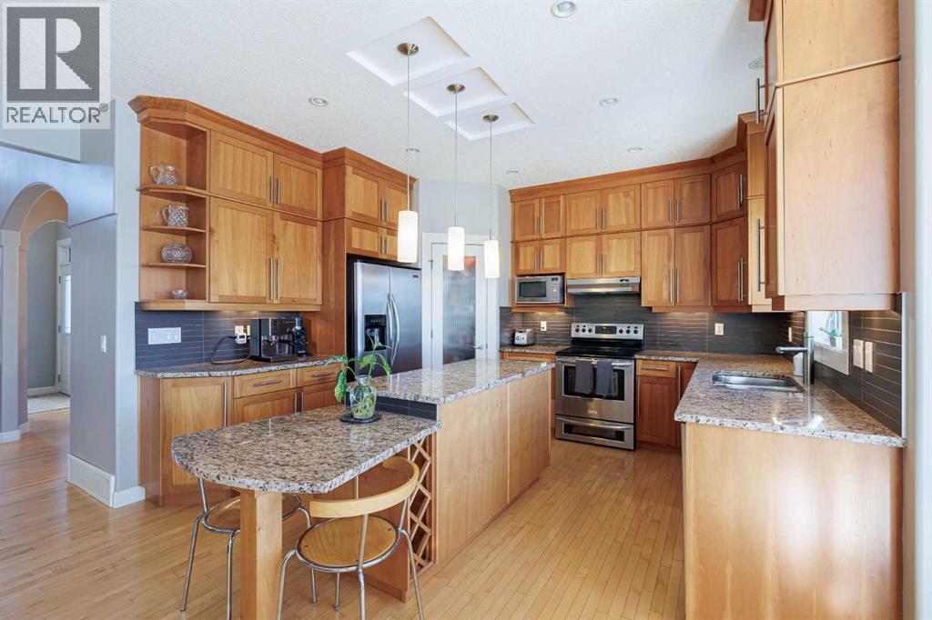 
          98 Tuscany Estates Crescent Northwest
            <br/>
            <span>Calgary</span>
            , 
            <span>AB</span>
             <span>T3L0B3</span>
         - Photo 14