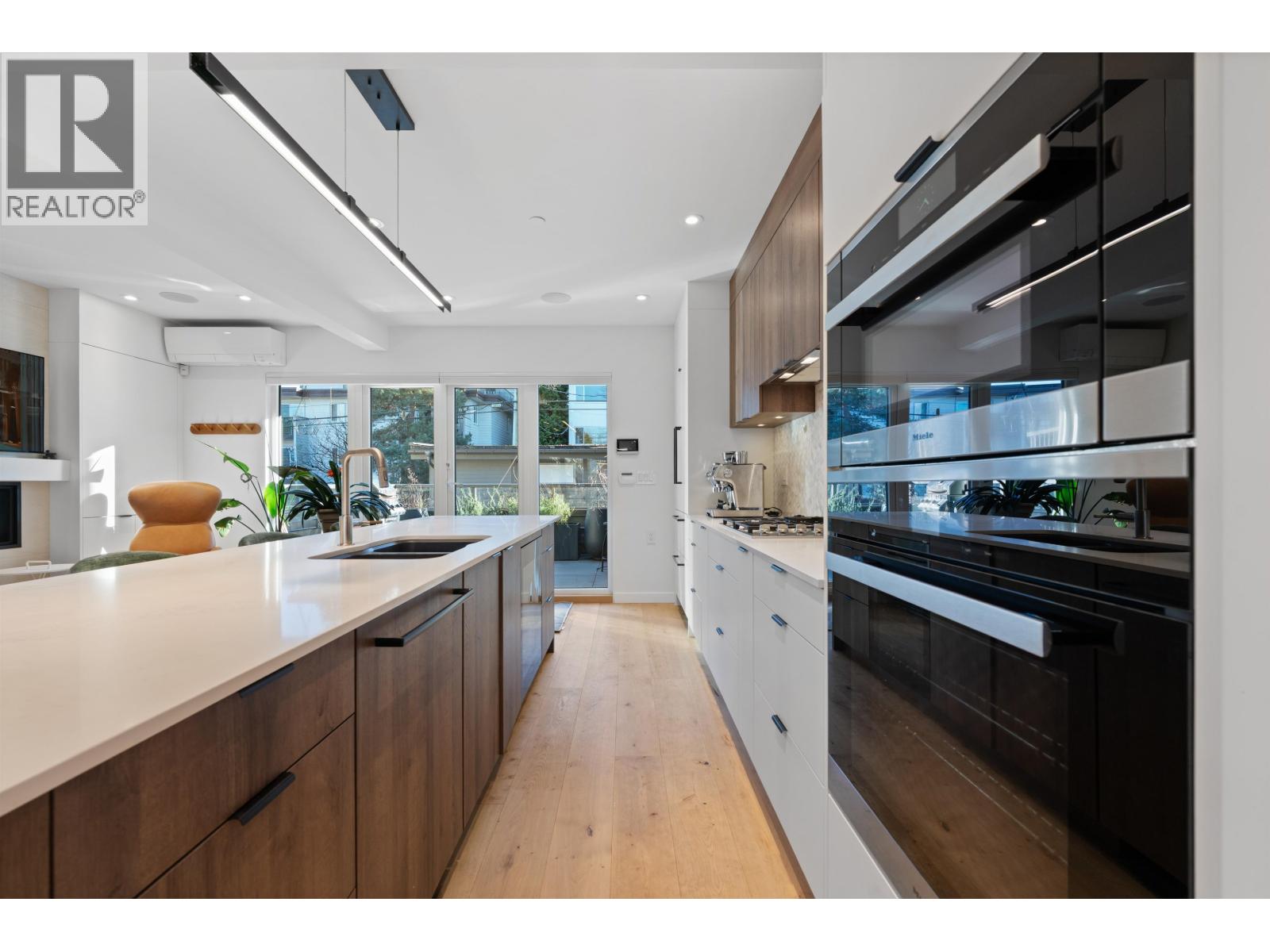 2142 W 1ST AVENUE, Vancouver