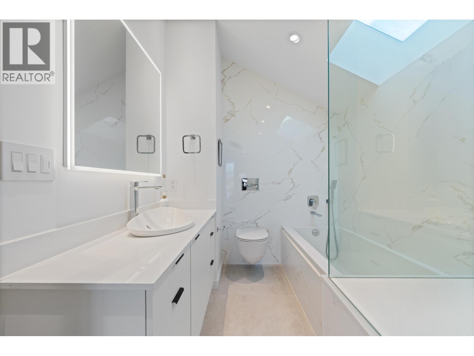 2142 W 1ST AVENUE, Vancouver