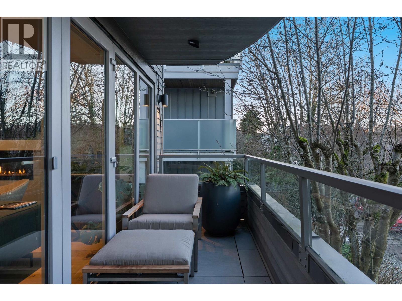 2142 W 1ST AVENUE, Vancouver