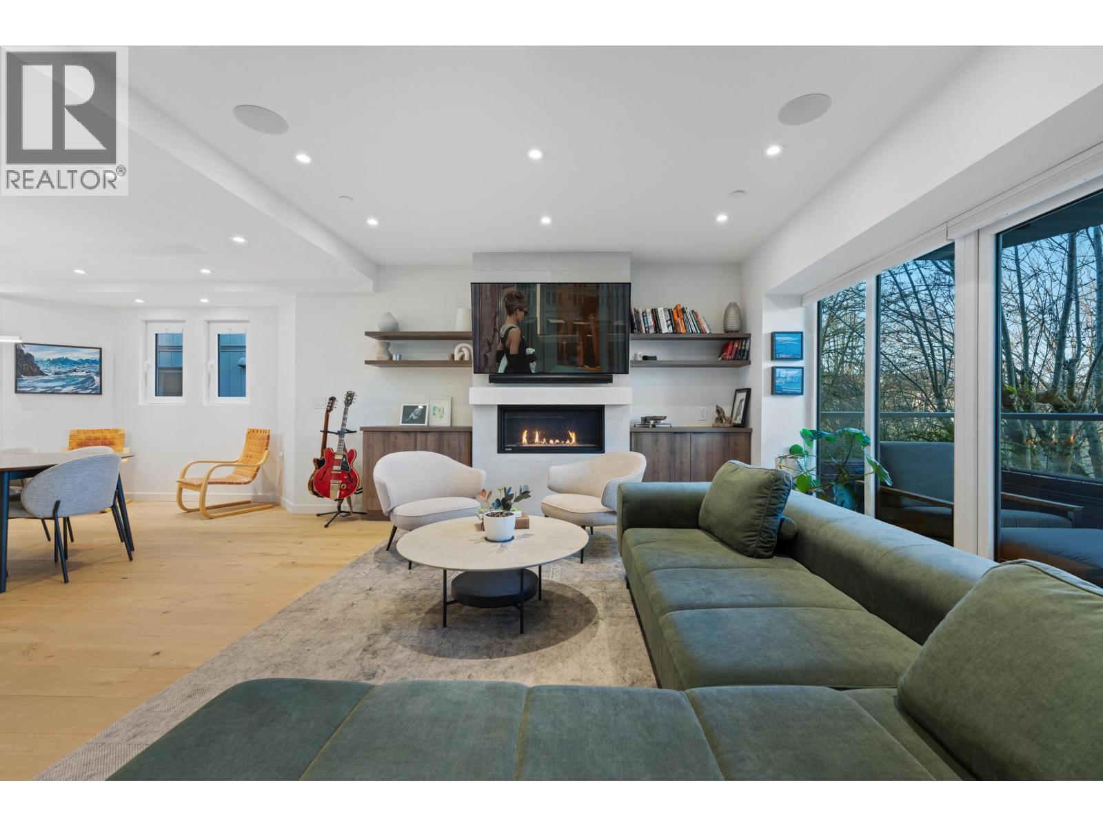 2142 W 1ST AVENUE, Vancouver