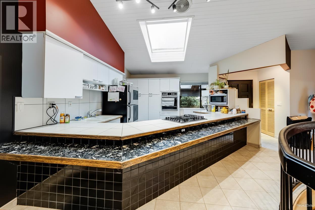 749 CARLETON DRIVE, Port Moody