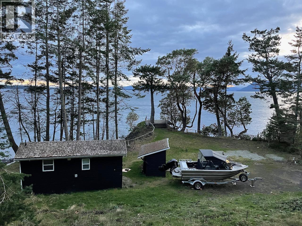 27113 SCHOONER WAY, Pender Island