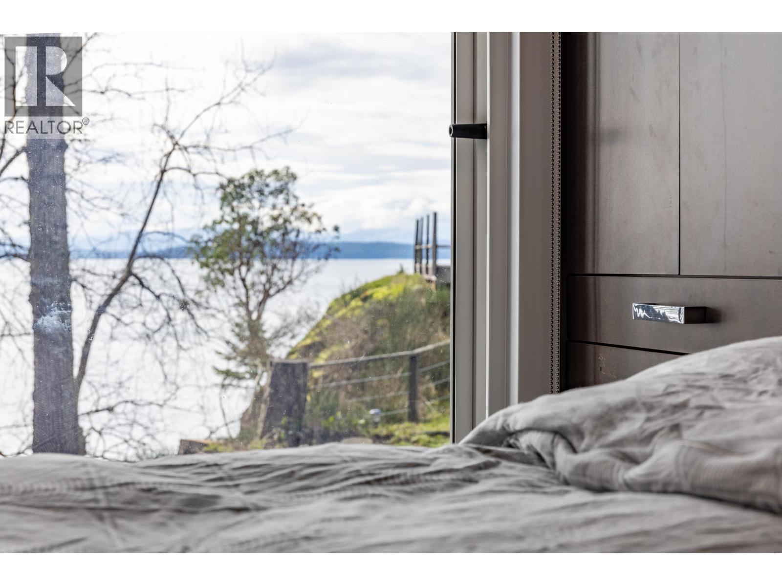 27113 SCHOONER WAY, Pender Island