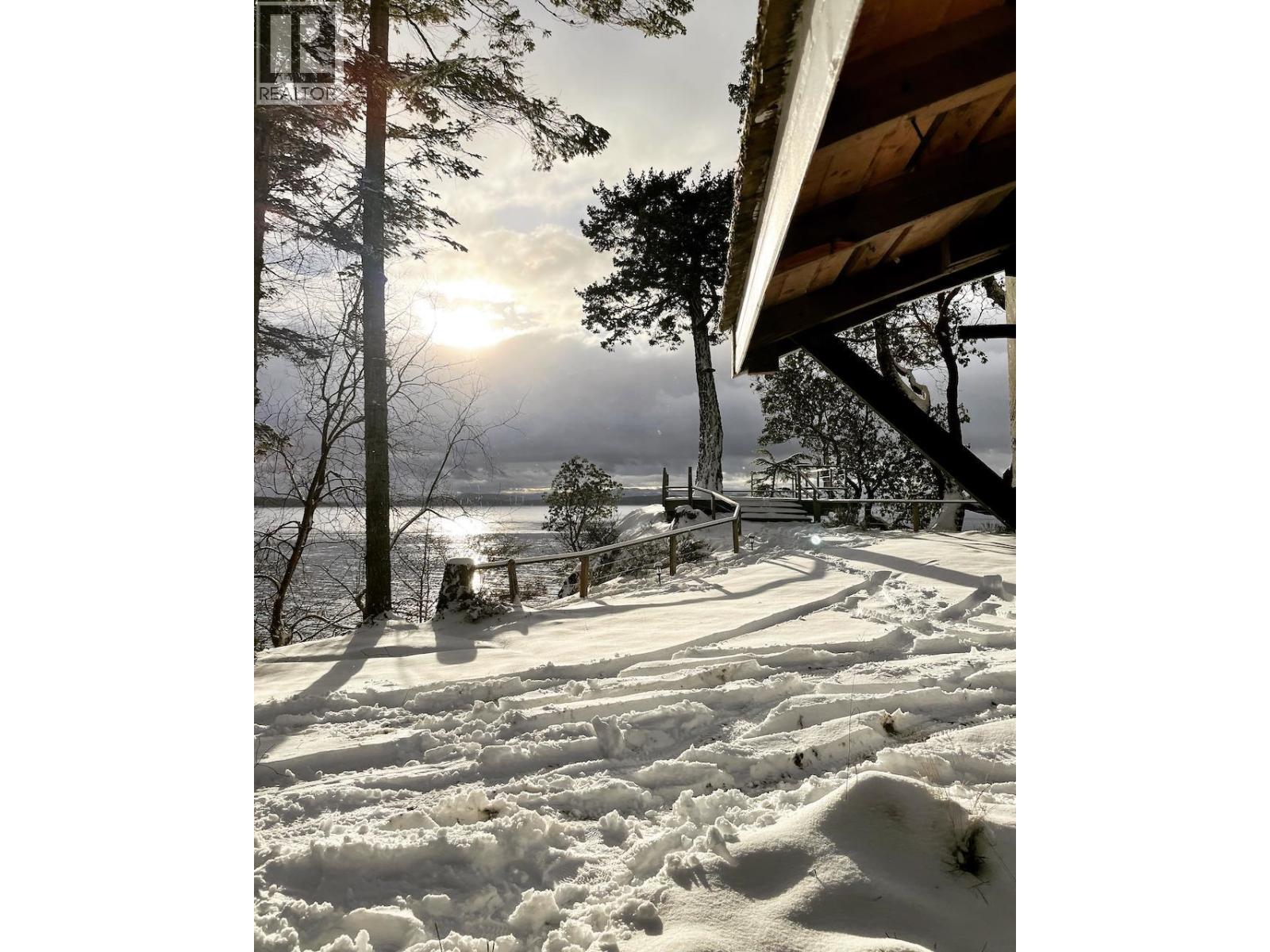 27113 SCHOONER WAY, Pender Island