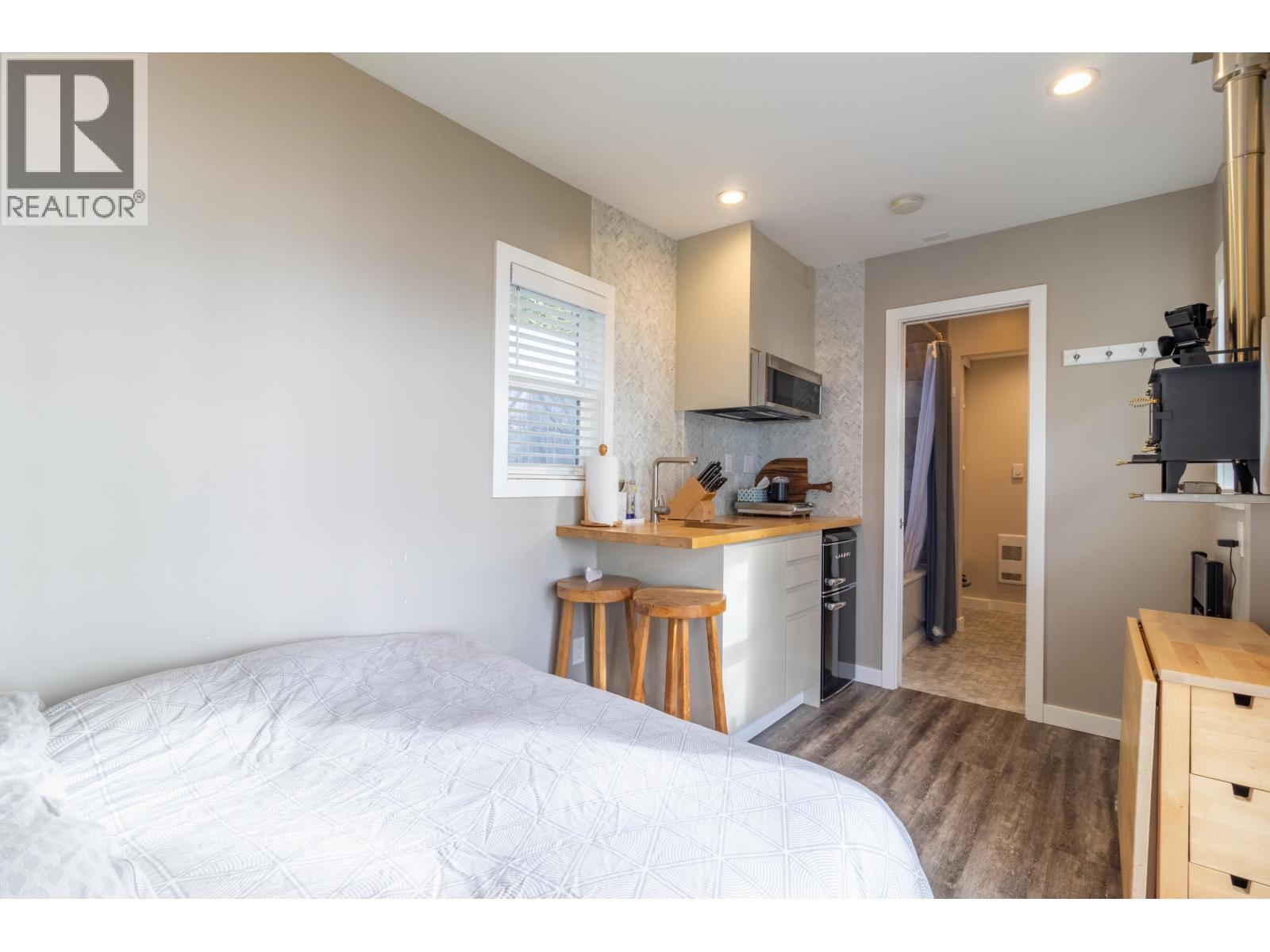 27113 SCHOONER WAY, Pender Island