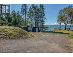 27113 Schooner Way, Pender Island, BC V0N2M2 Photo 10