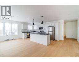 975 Brookside Drive, photo 3