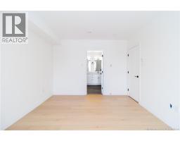 975 Brookside Drive, photo 15