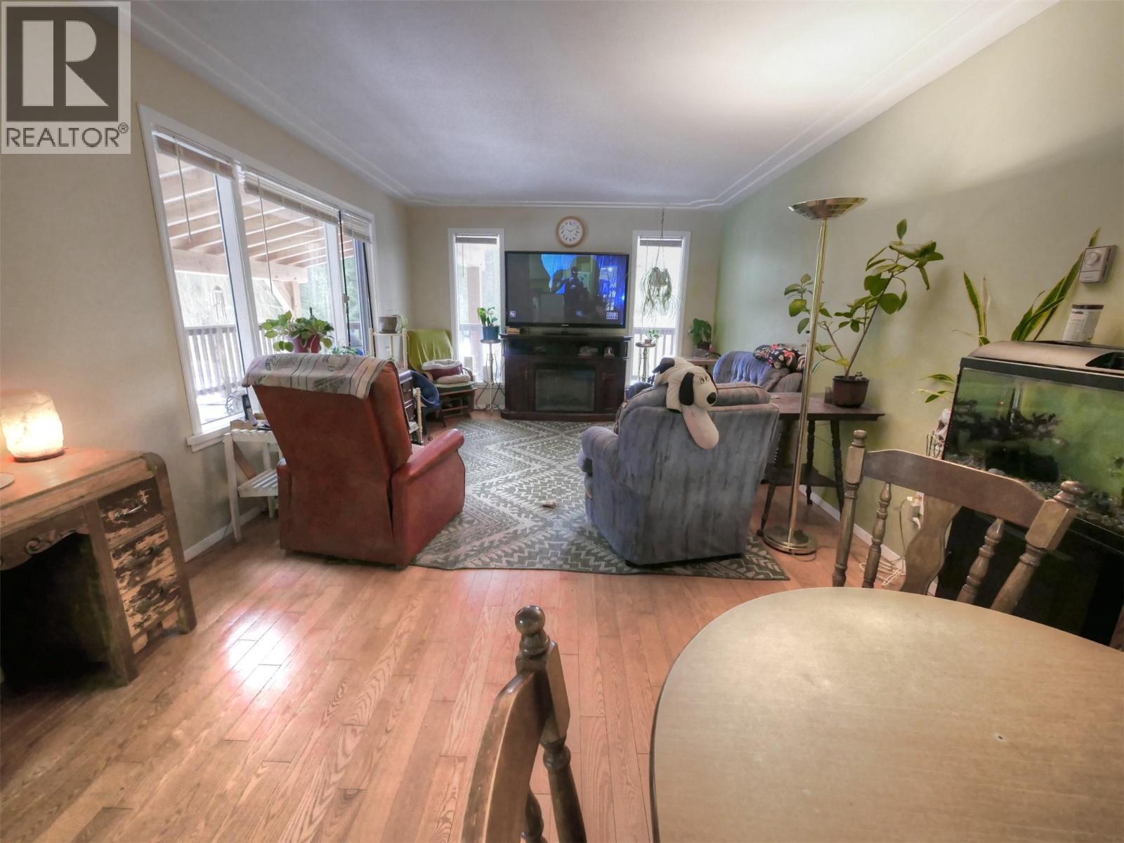 120 Burton Cross Road, Burton