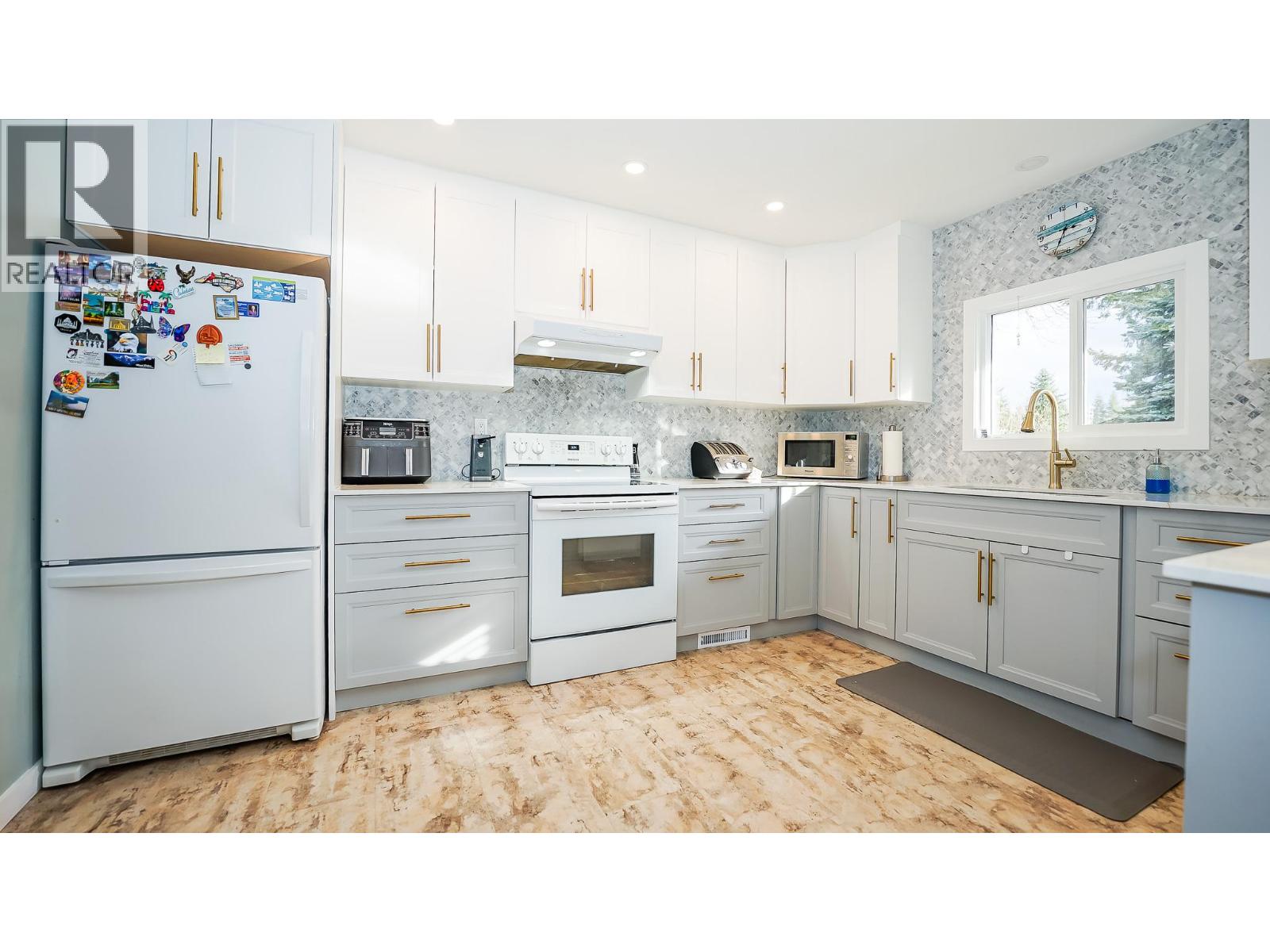 3451 7 Avenue SE, Salmon Arm