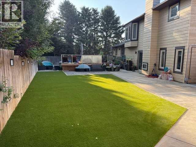 
          421 Sherwood Place West
            <br/>
            <span>Lethbridge</span>
            , 
            <span>AB</span>
             <span>T1K6E5</span>
         - Photo 41