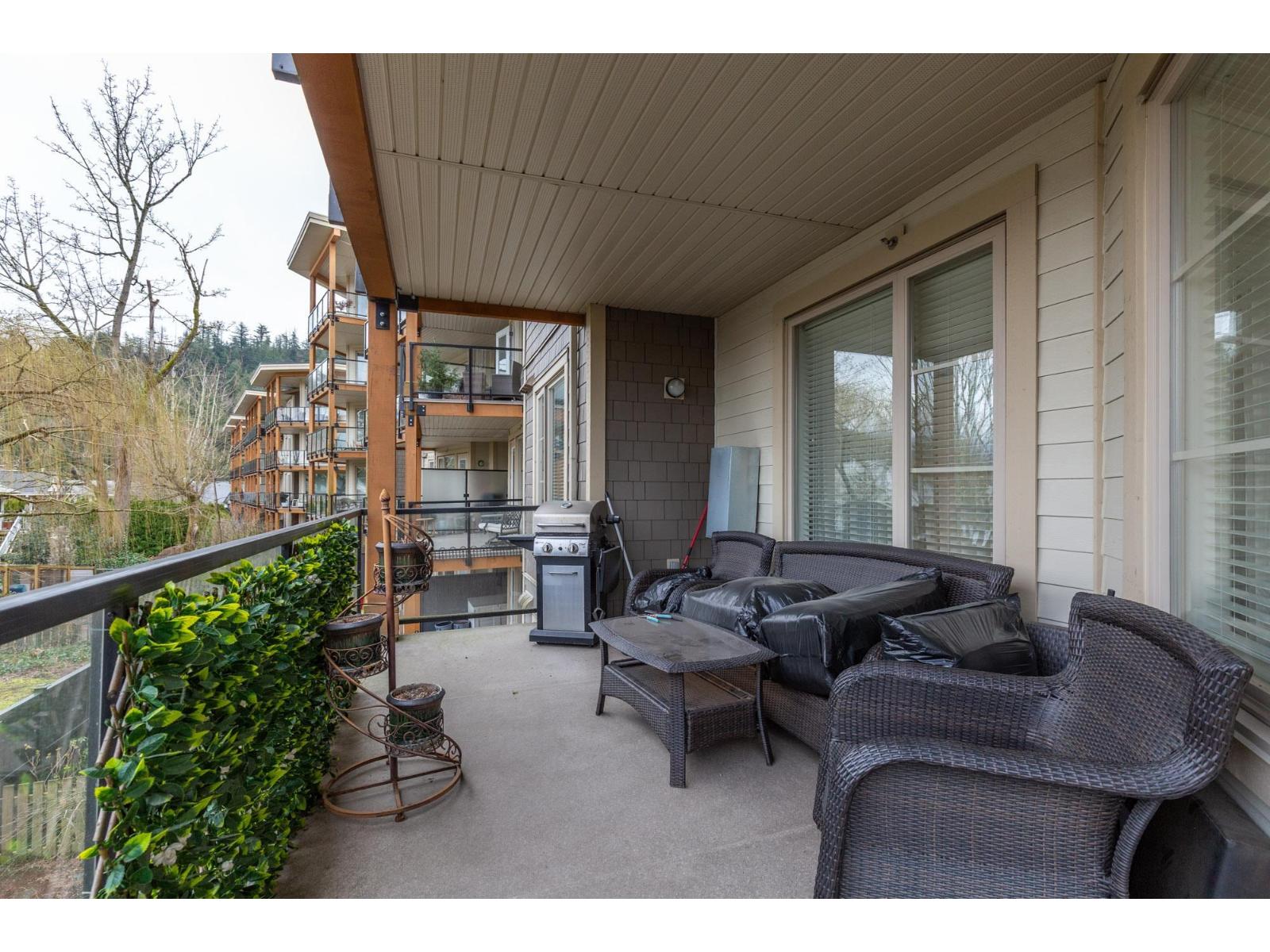 203 45750 KEITH WILSON ROAD, Vedder Crossing, Chilliwack