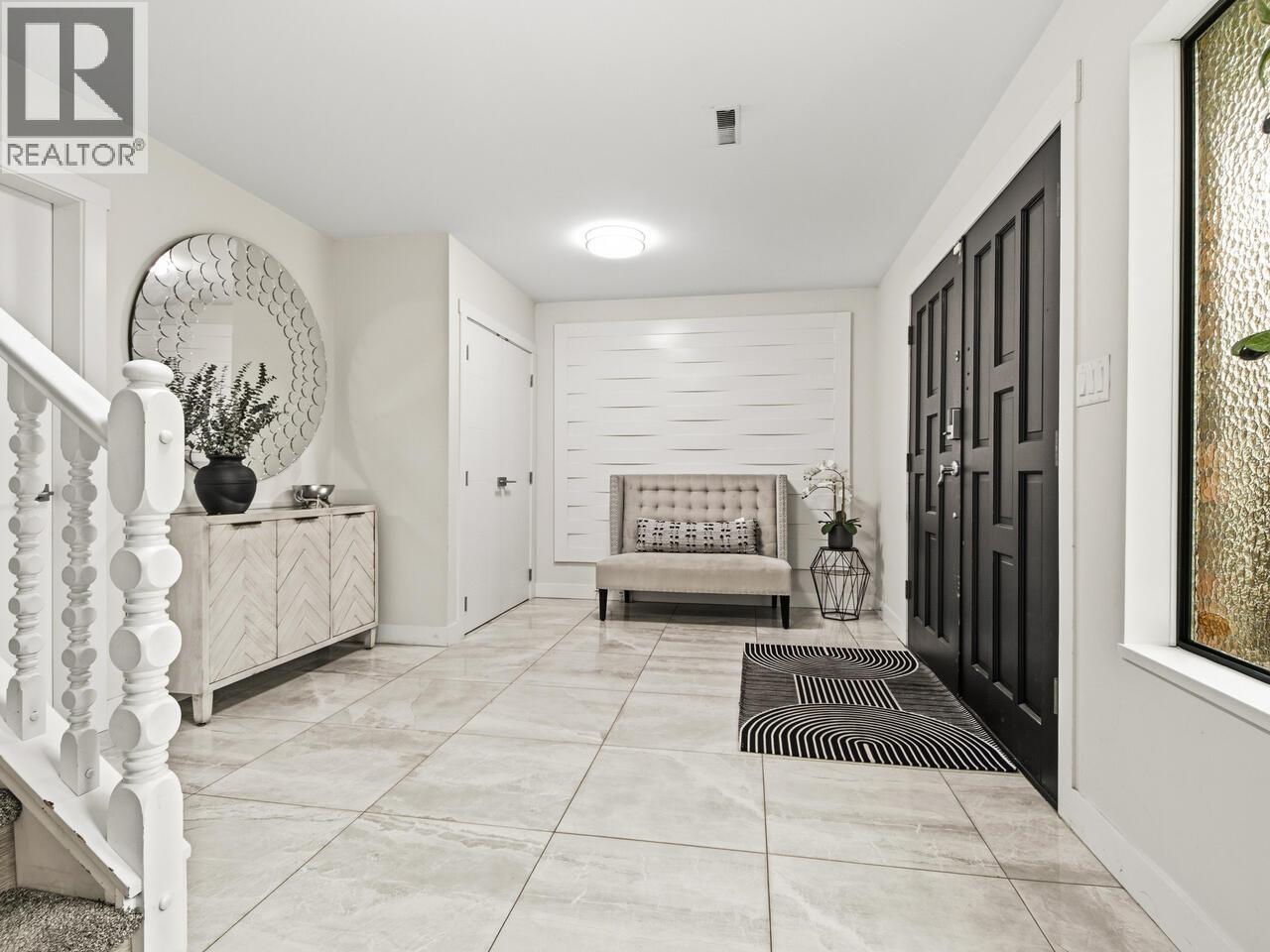 7640 LAWRENCE Drive - photo 2