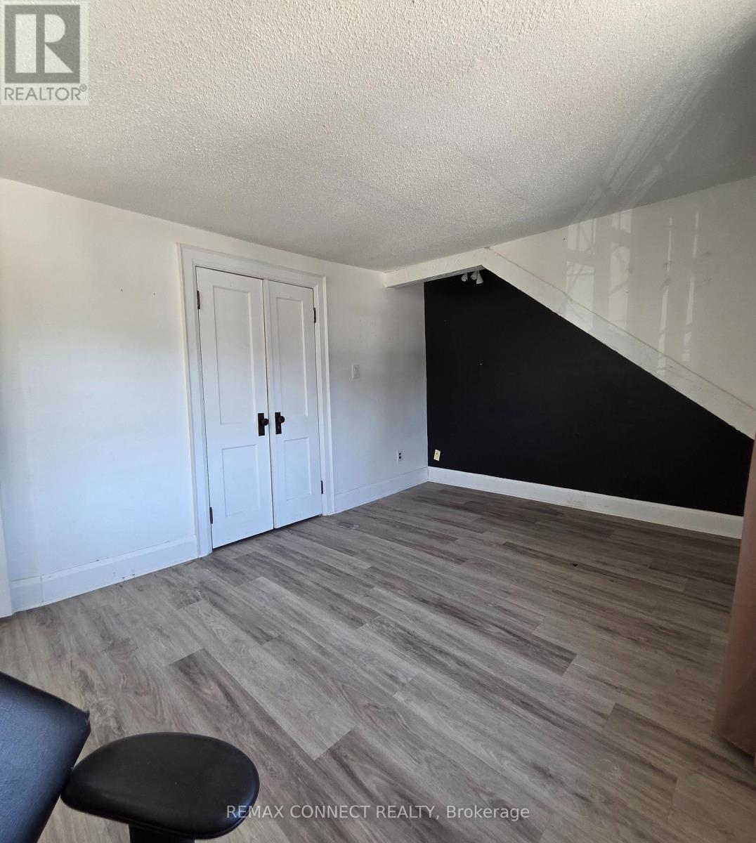 613 BROCK STREET S - 21