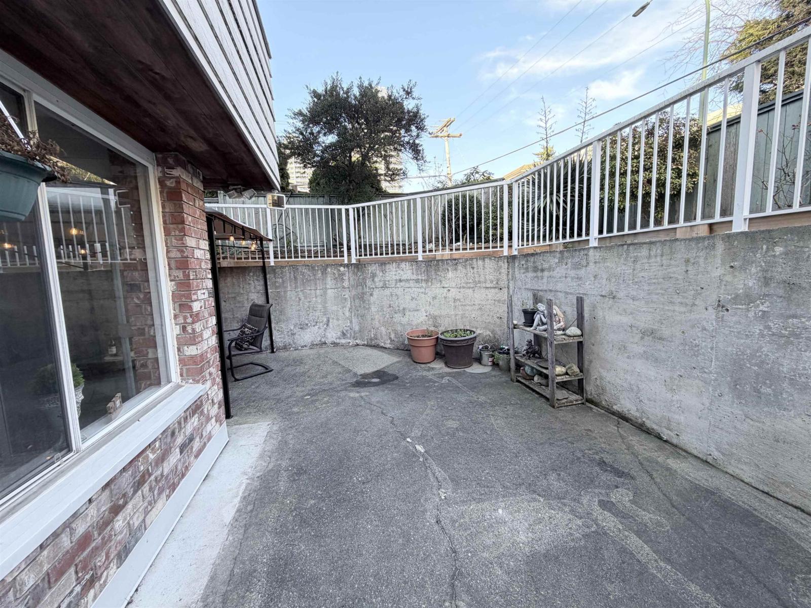 104 1390 MARTIN STREET, White Rock