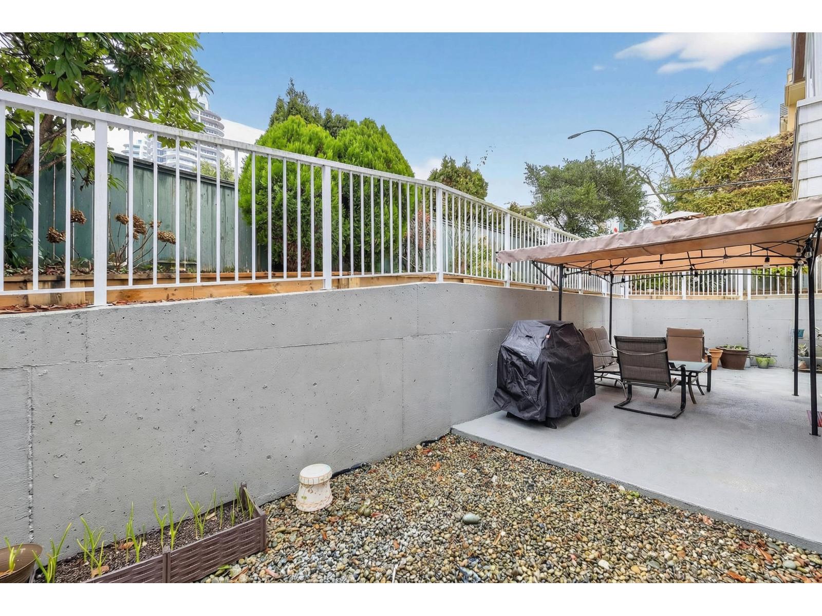 104 1390 MARTIN STREET, White Rock