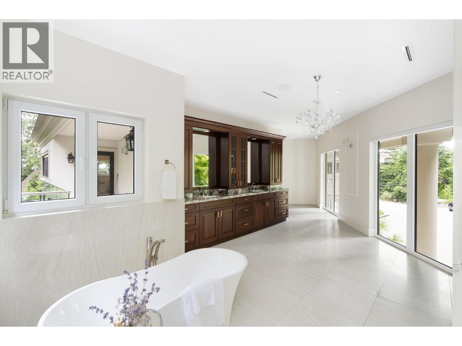 1760 29TH STREET, West Vancouver