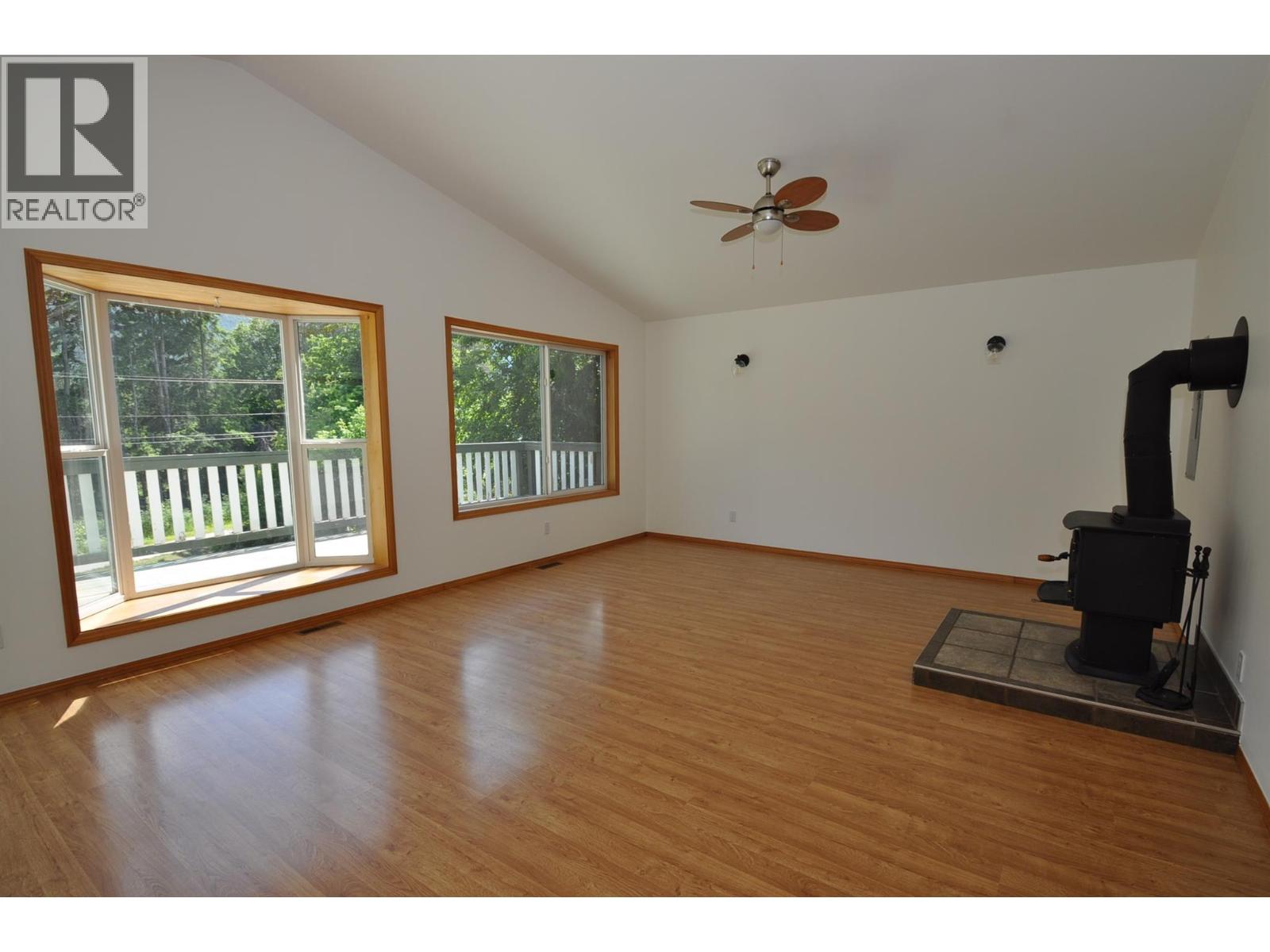 8917 Meadow Street, Balfour