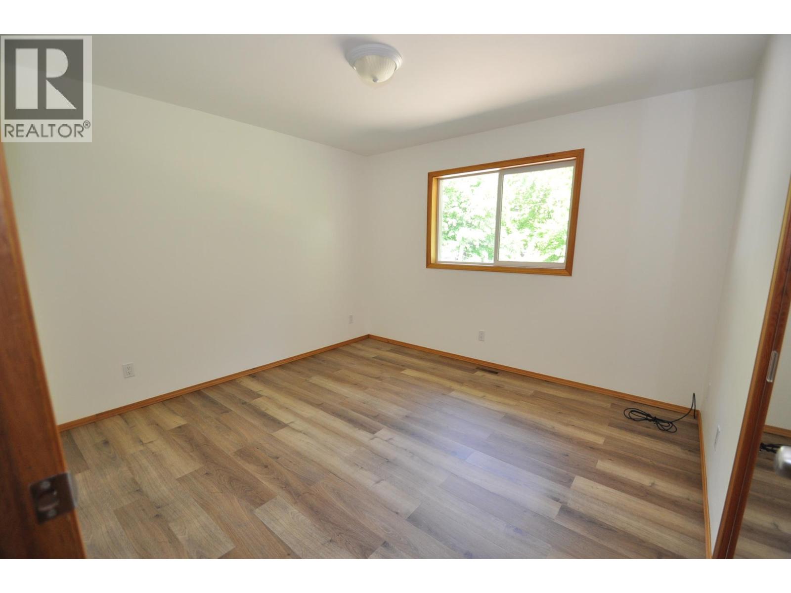 8917 Meadow Street, Balfour