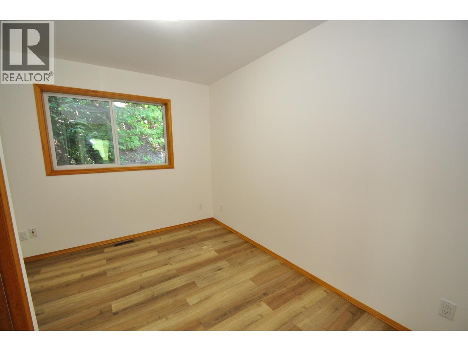 8917 Meadow Street, Balfour