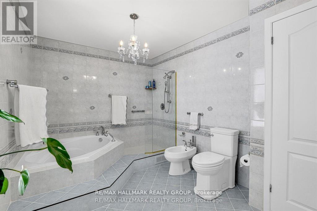 1712 PLAYFAIR DRIVE - 29