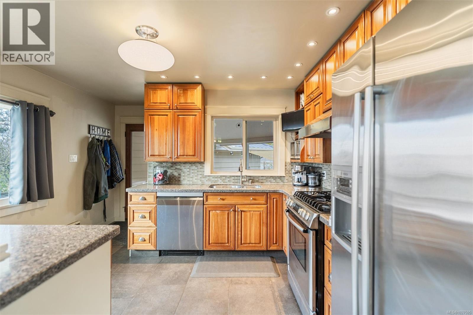  1790 Keith Place, Saanich