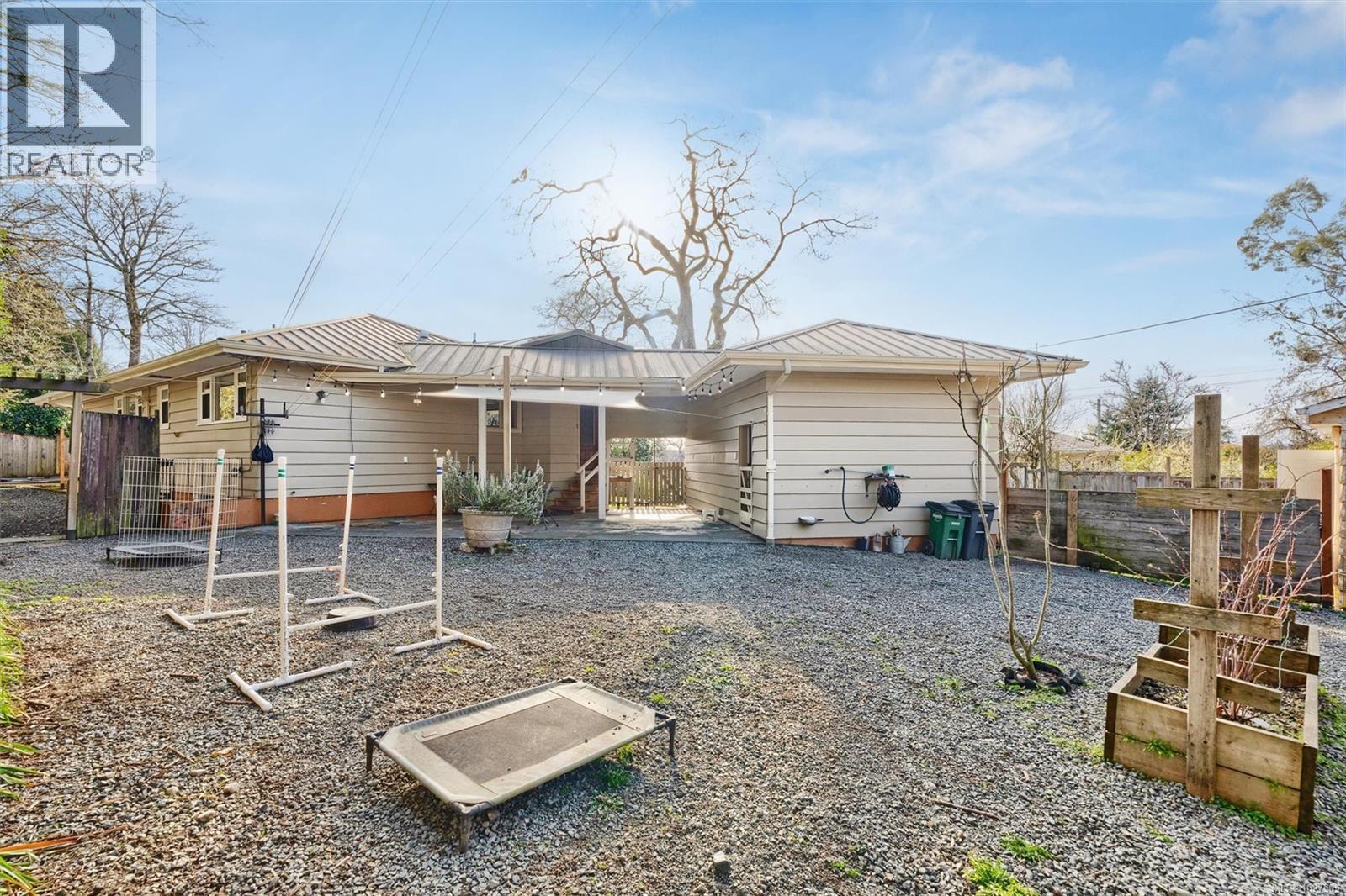  1790 Keith Place, Saanich