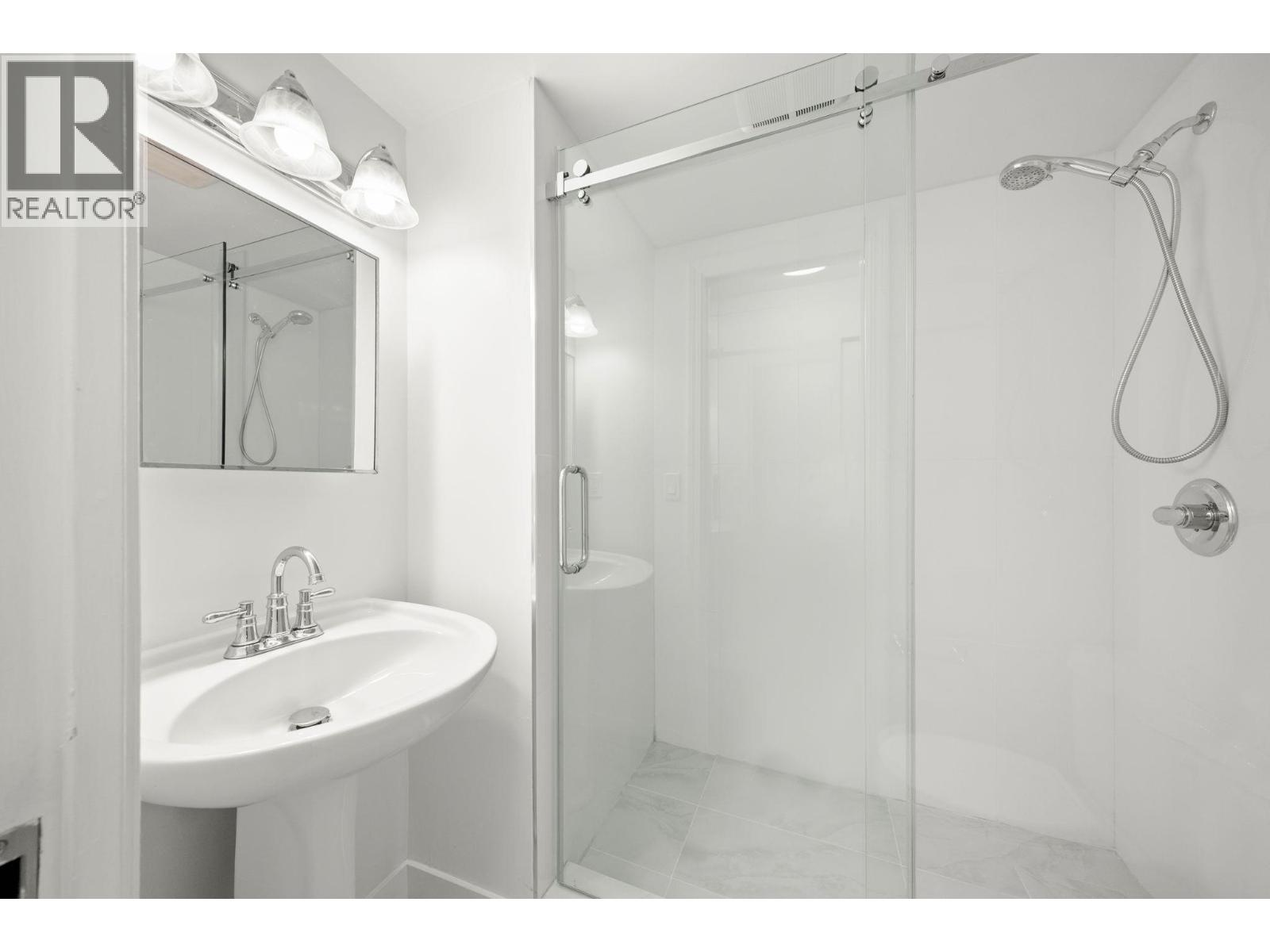 115 WARRICK STREET, Coquitlam