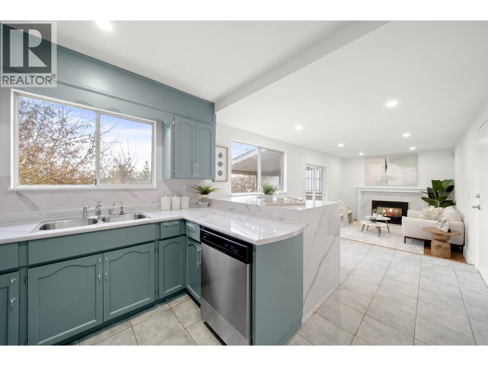 115 WARRICK STREET, Coquitlam