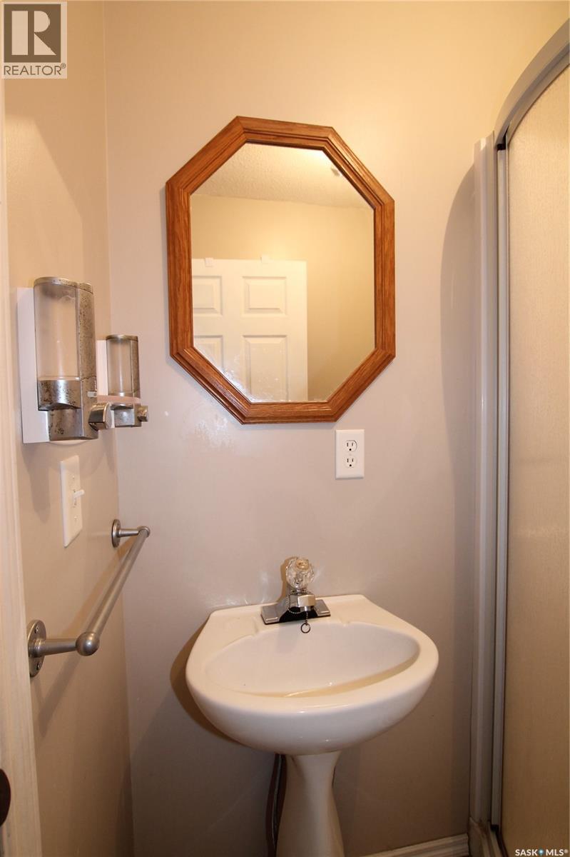 130 Marine DRIVE — photo 12