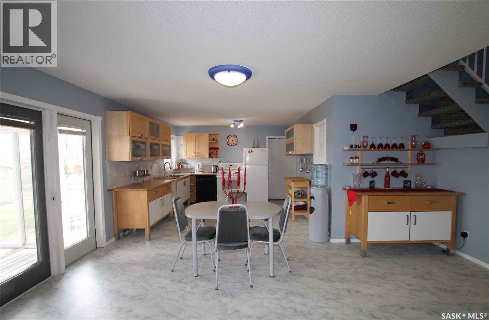 130 Marine DRIVE — photo 7
