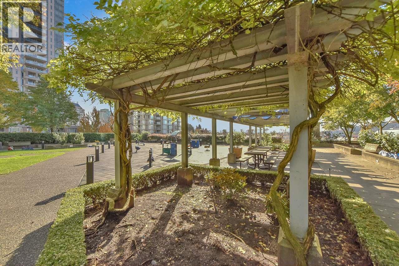 3207 2975 ATLANTIC AVENUE, Coquitlam