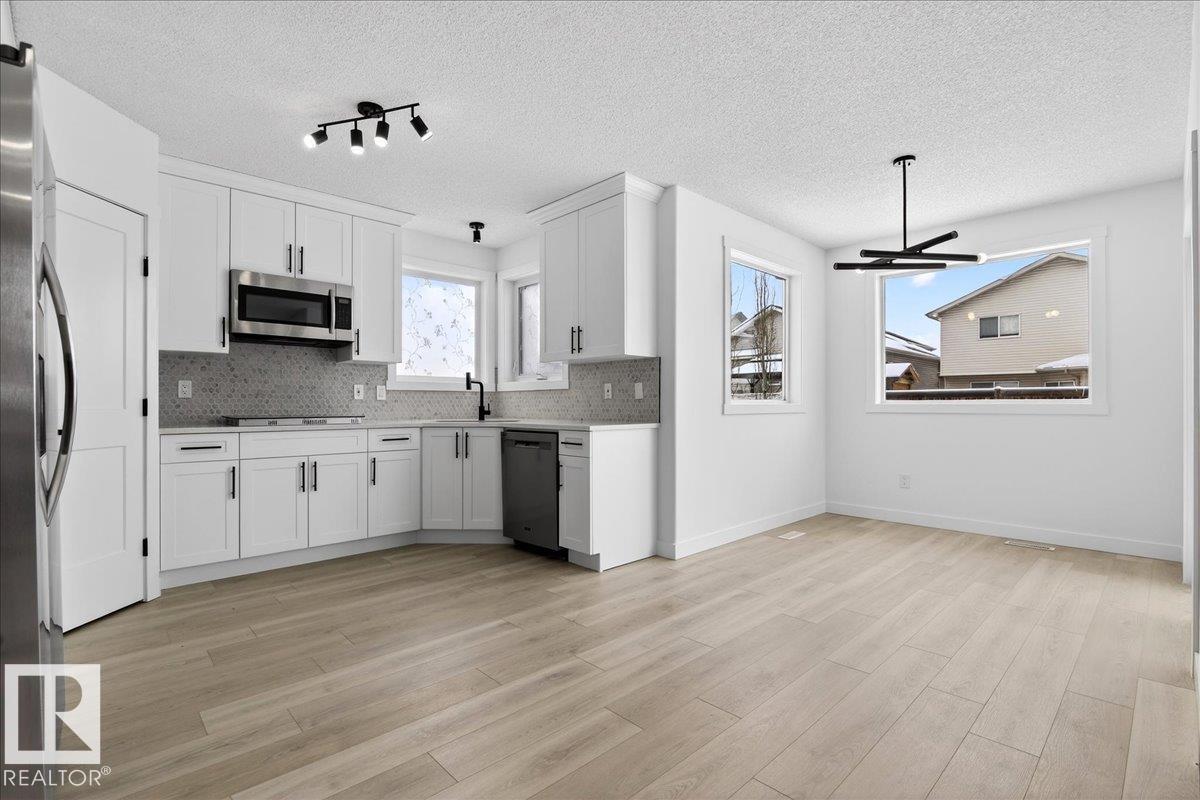 
          8916 175 AV NW
            <br/>
            <span>Edmonton</span>
            , 
            <span>AB</span>
             <span>T5Z3X9</span>
         - Photo 10