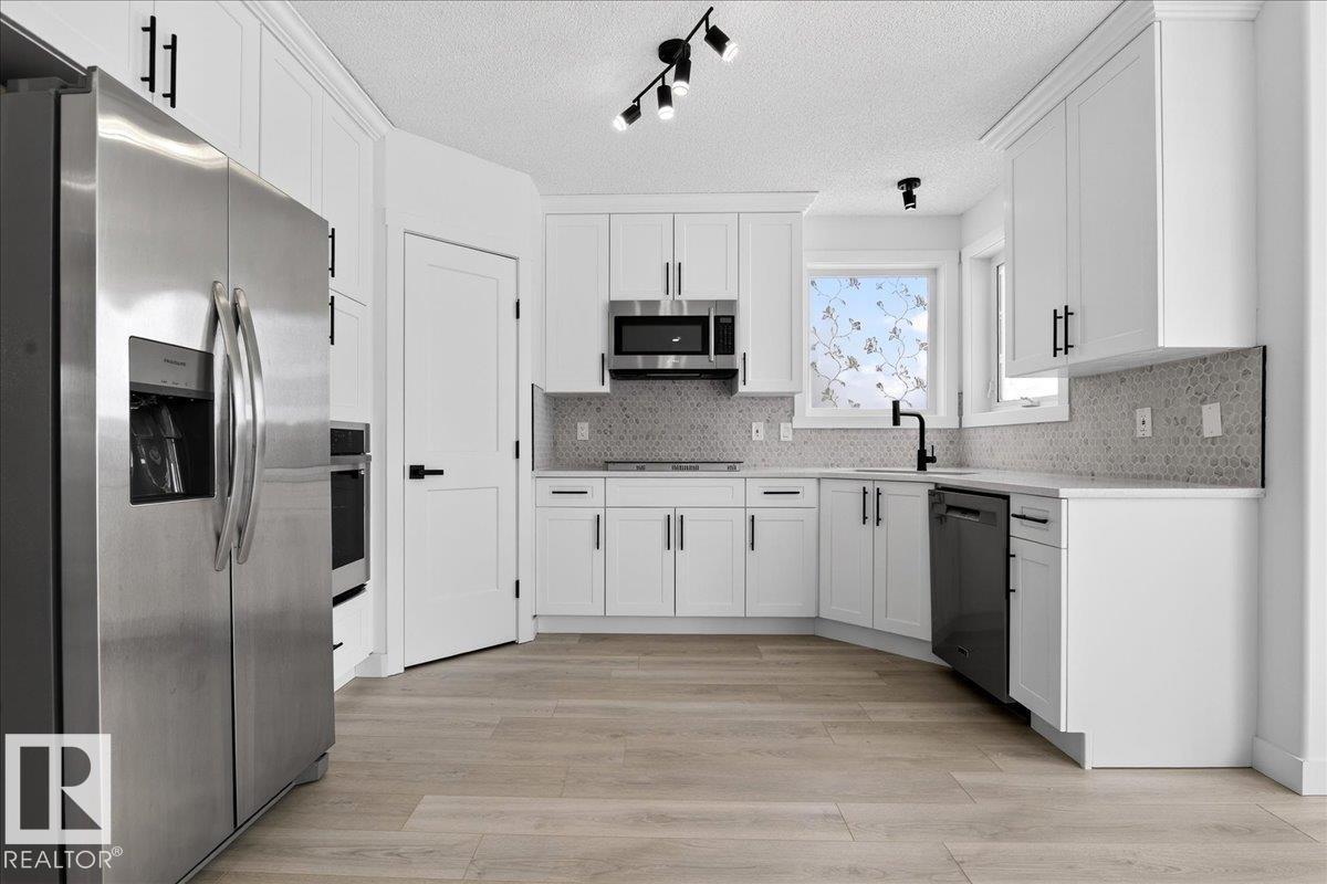 
          8916 175 AV NW
            <br/>
            <span>Edmonton</span>
            , 
            <span>AB</span>
             <span>T5Z3X9</span>
         - Photo 11