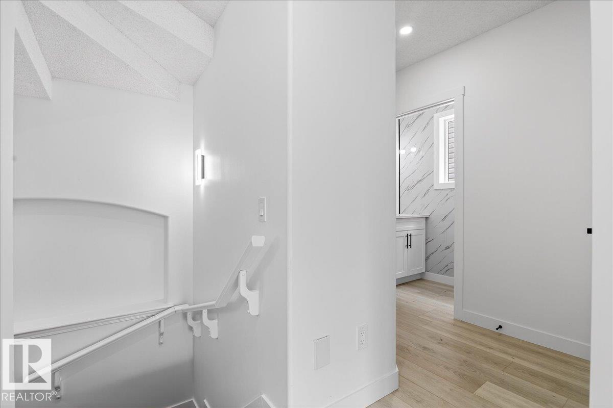 
          8916 175 AV NW
            <br/>
            <span>Edmonton</span>
            , 
            <span>AB</span>
             <span>T5Z3X9</span>
         - Photo 15